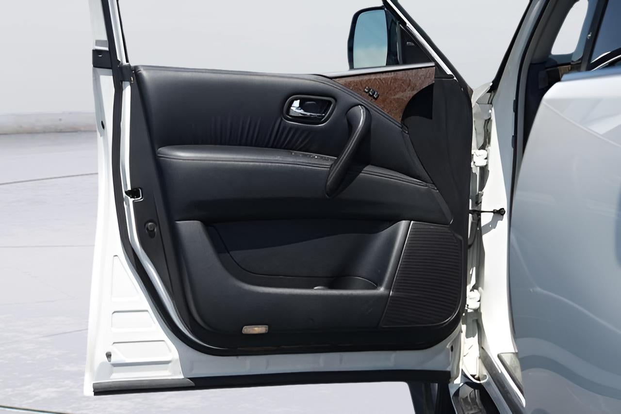 2017 INFINITI QX80 Base