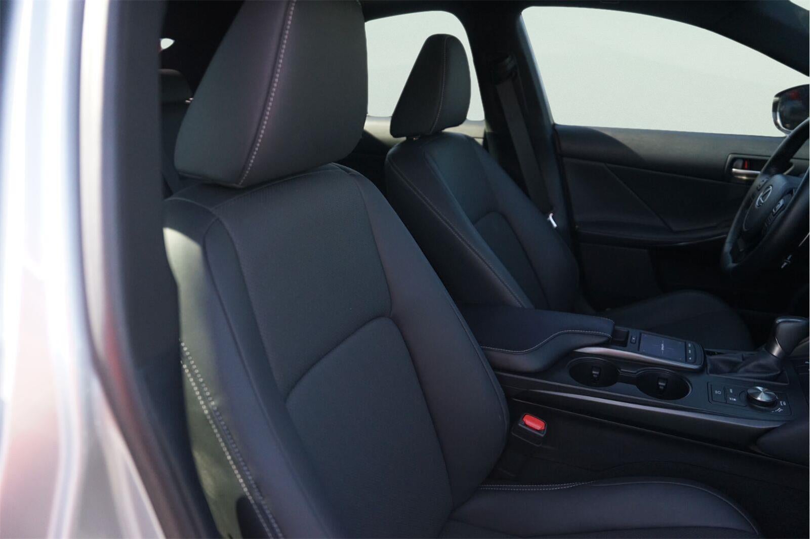 2025 Lexus IS IS 350 F SPORT Design