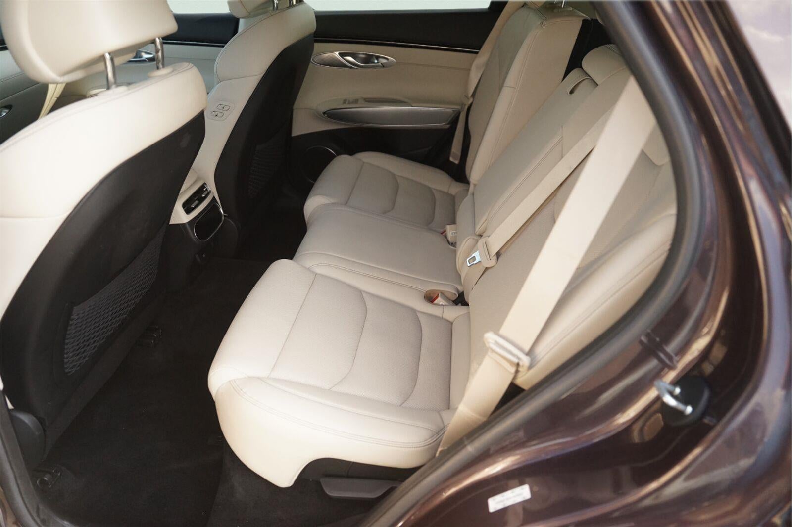 2022 Genesis GV70 2.5T