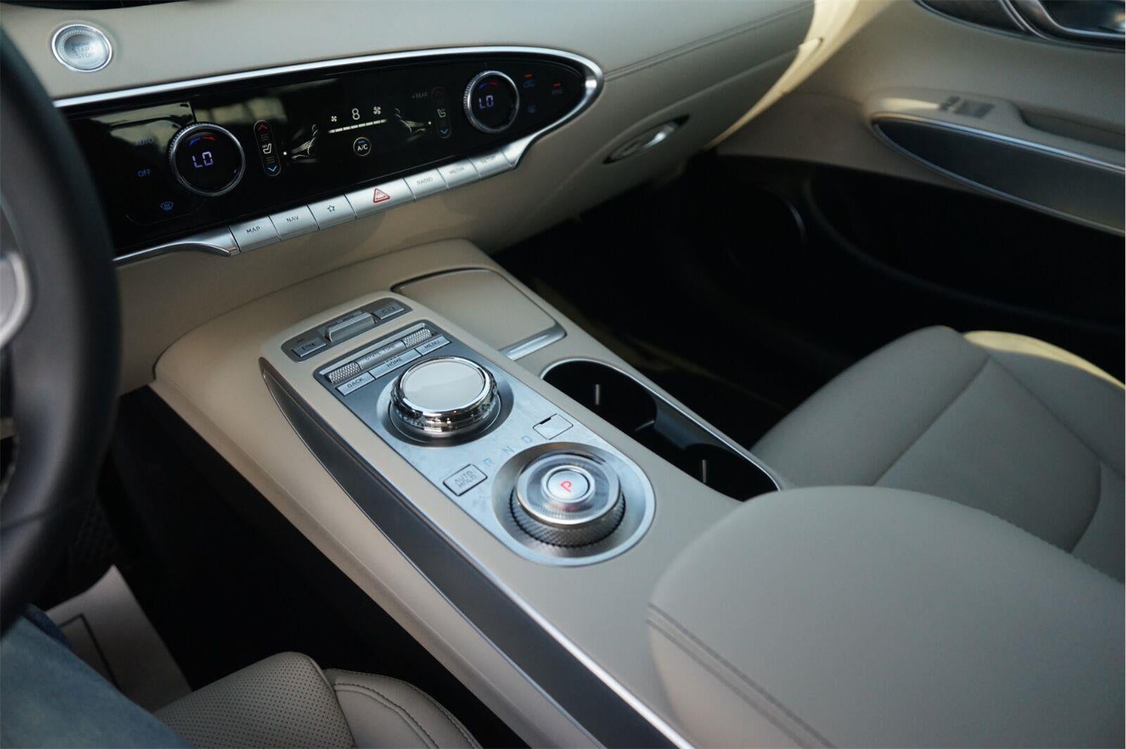 2022 Genesis GV70 2.5T