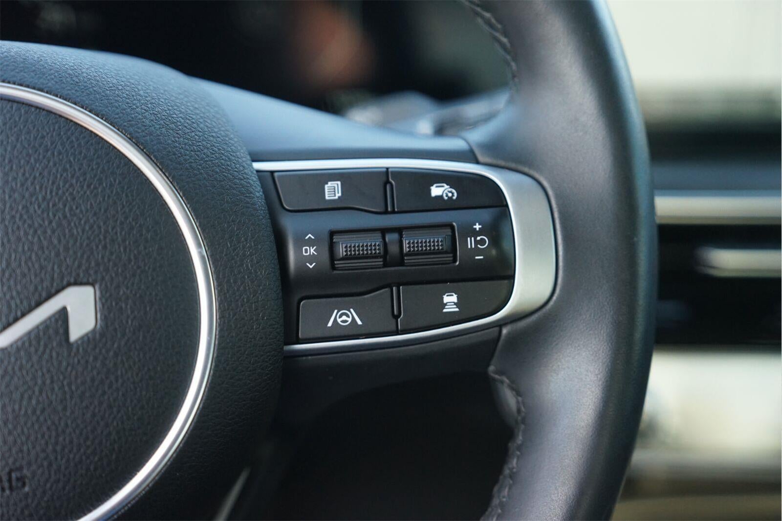 2025 Kia K5 EX