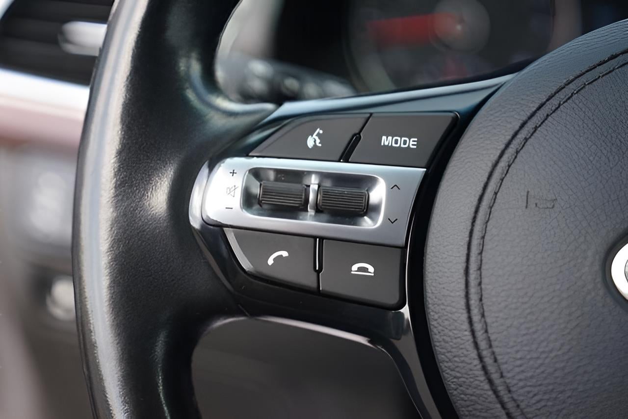 2019 Kia Cadenza Technology