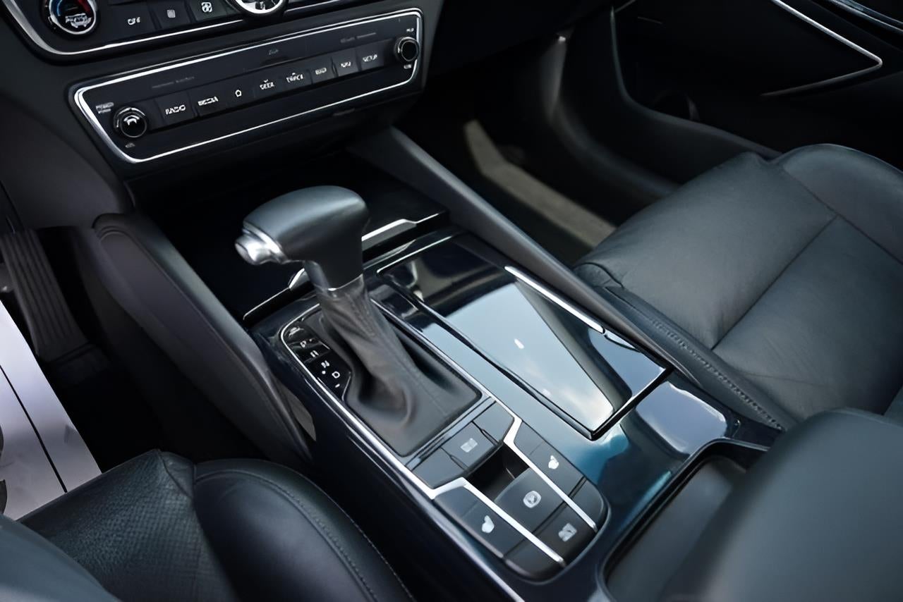 2019 Kia Cadenza Technology