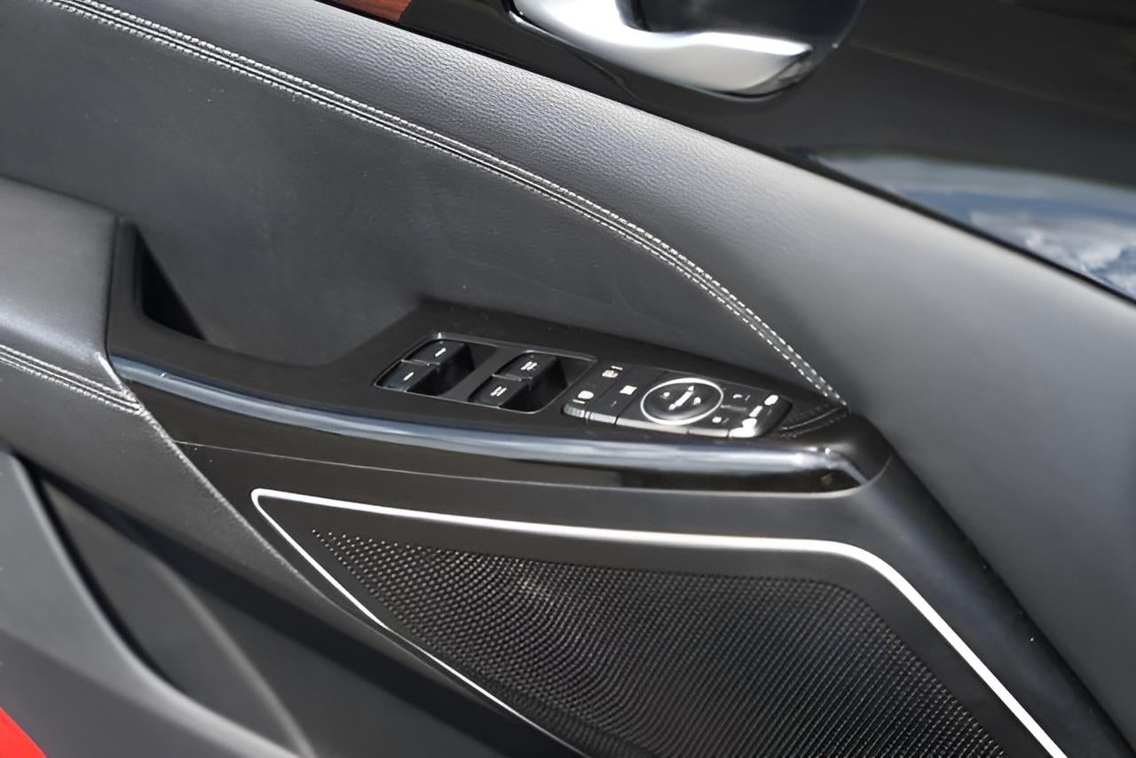 2019 Kia Cadenza Technology