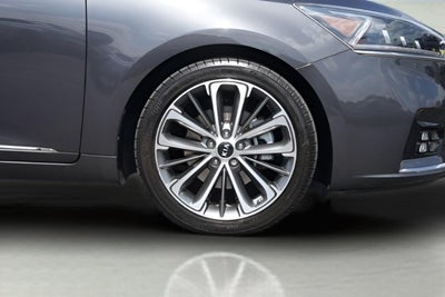 2019 Kia Cadenza Technology