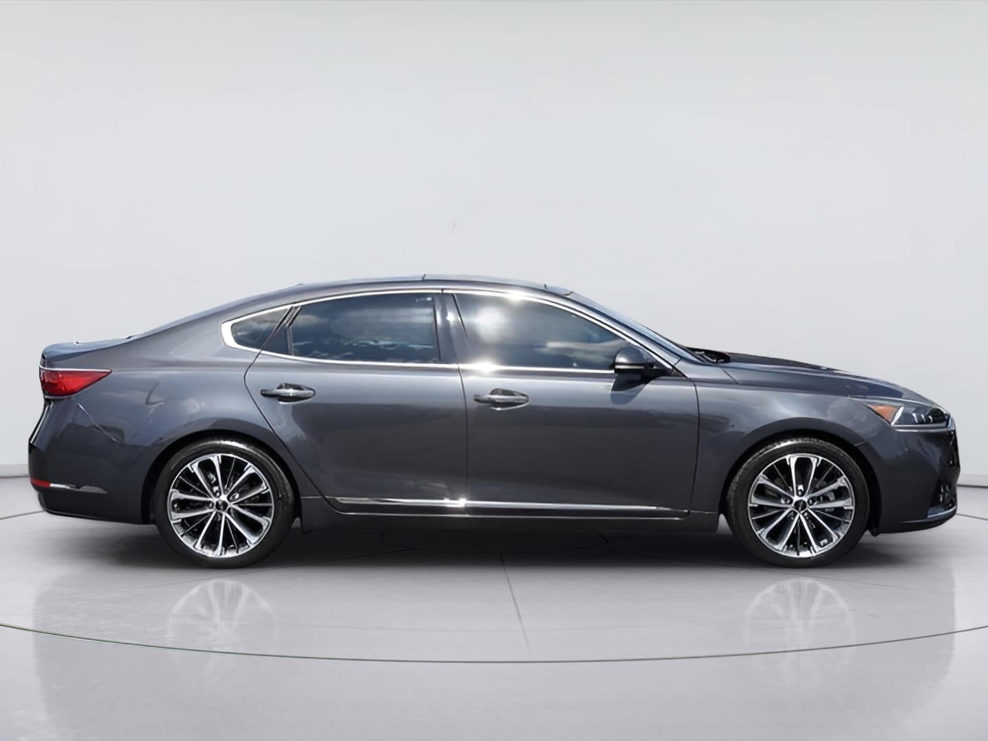 2019 Kia Cadenza Technology