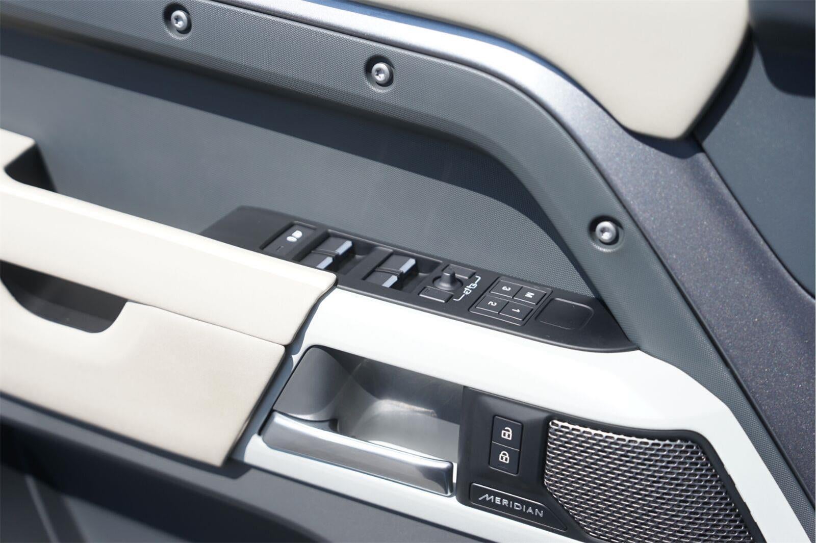 2023 Land Rover Defender S