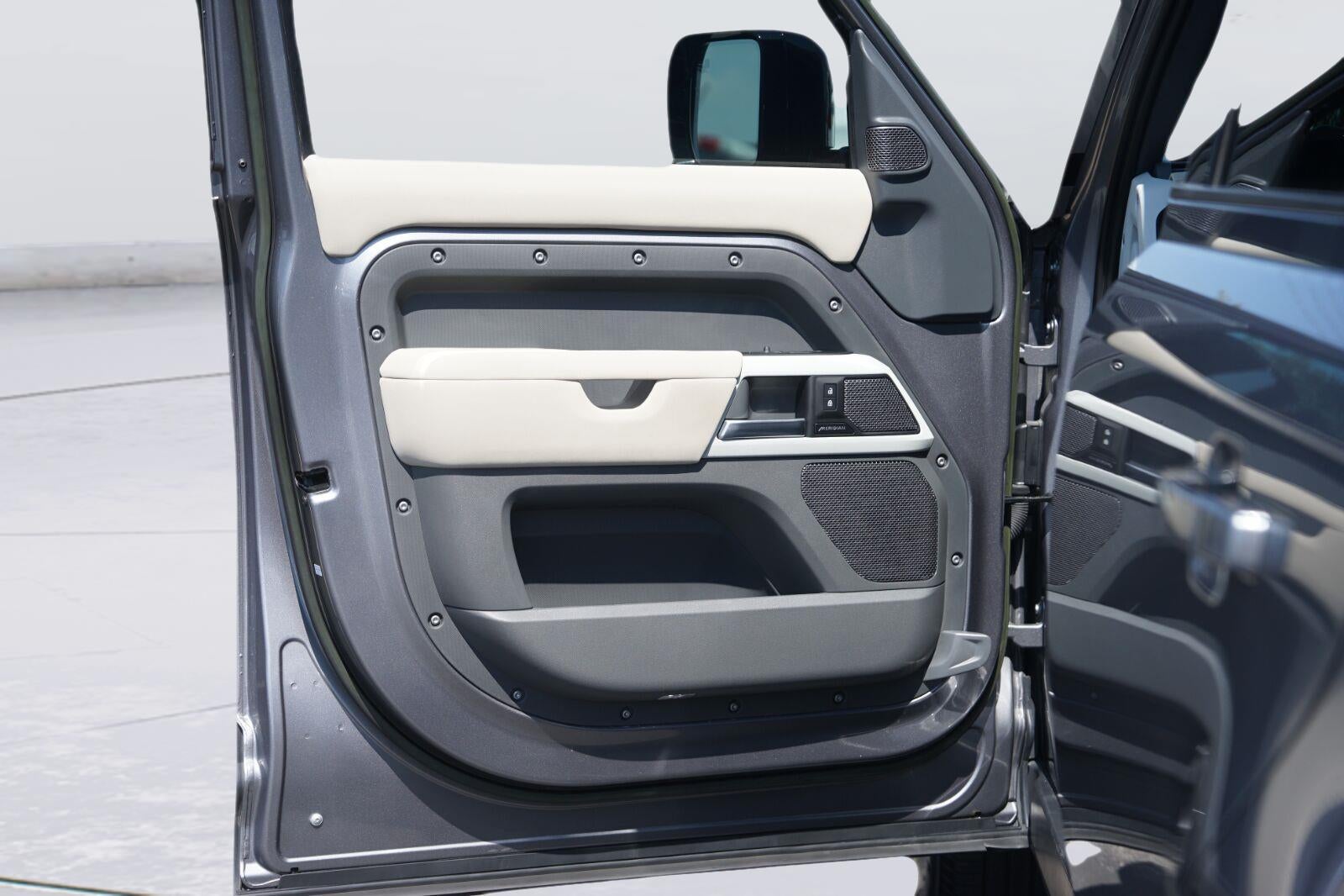 2023 Land Rover Defender S