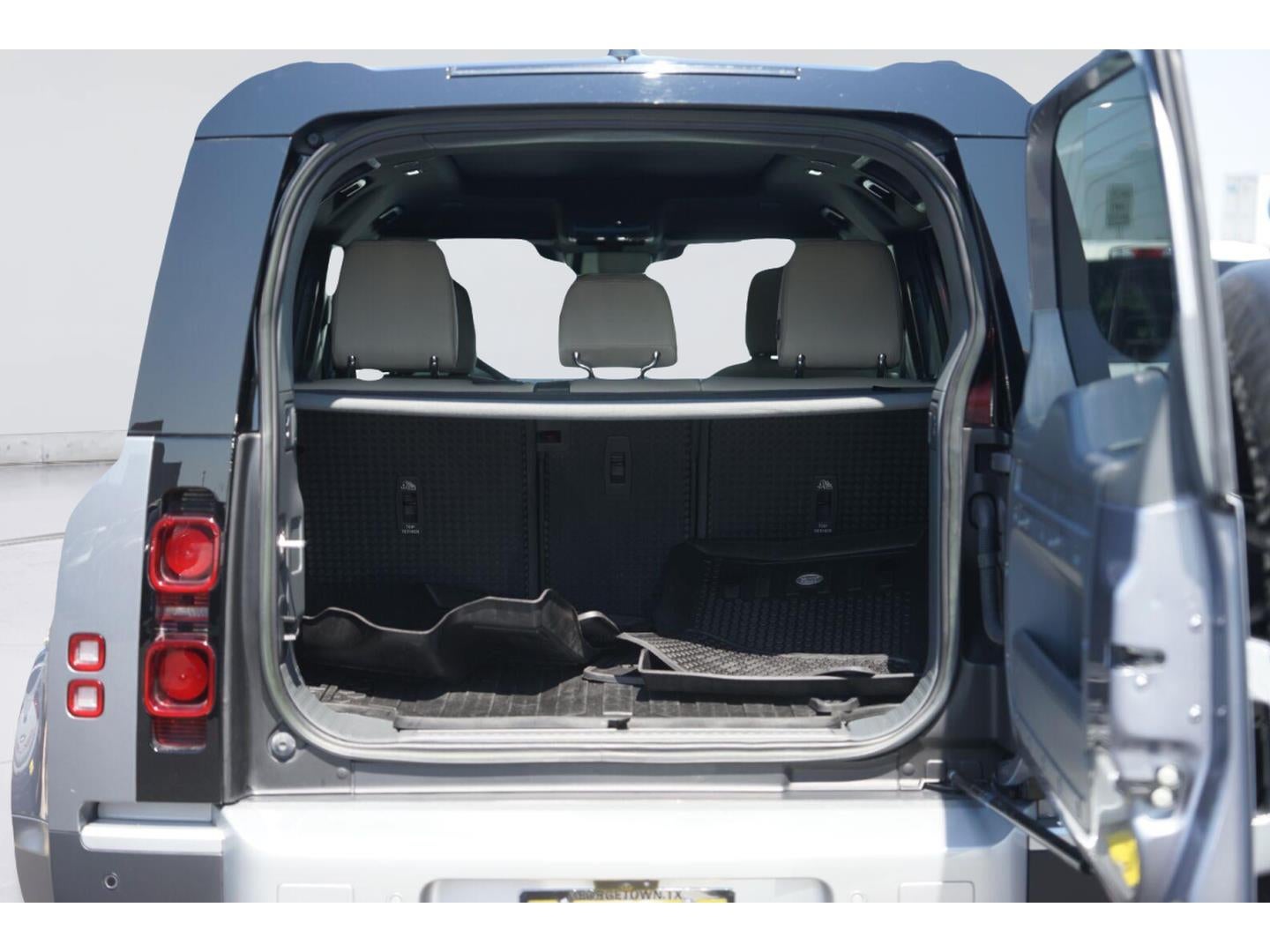 2023 Land Rover Defender S