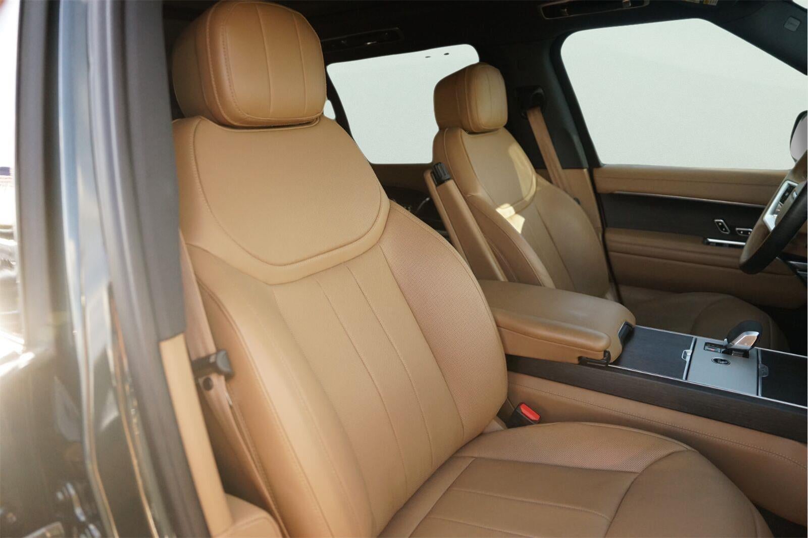 2025 Land Rover Range Rover SE