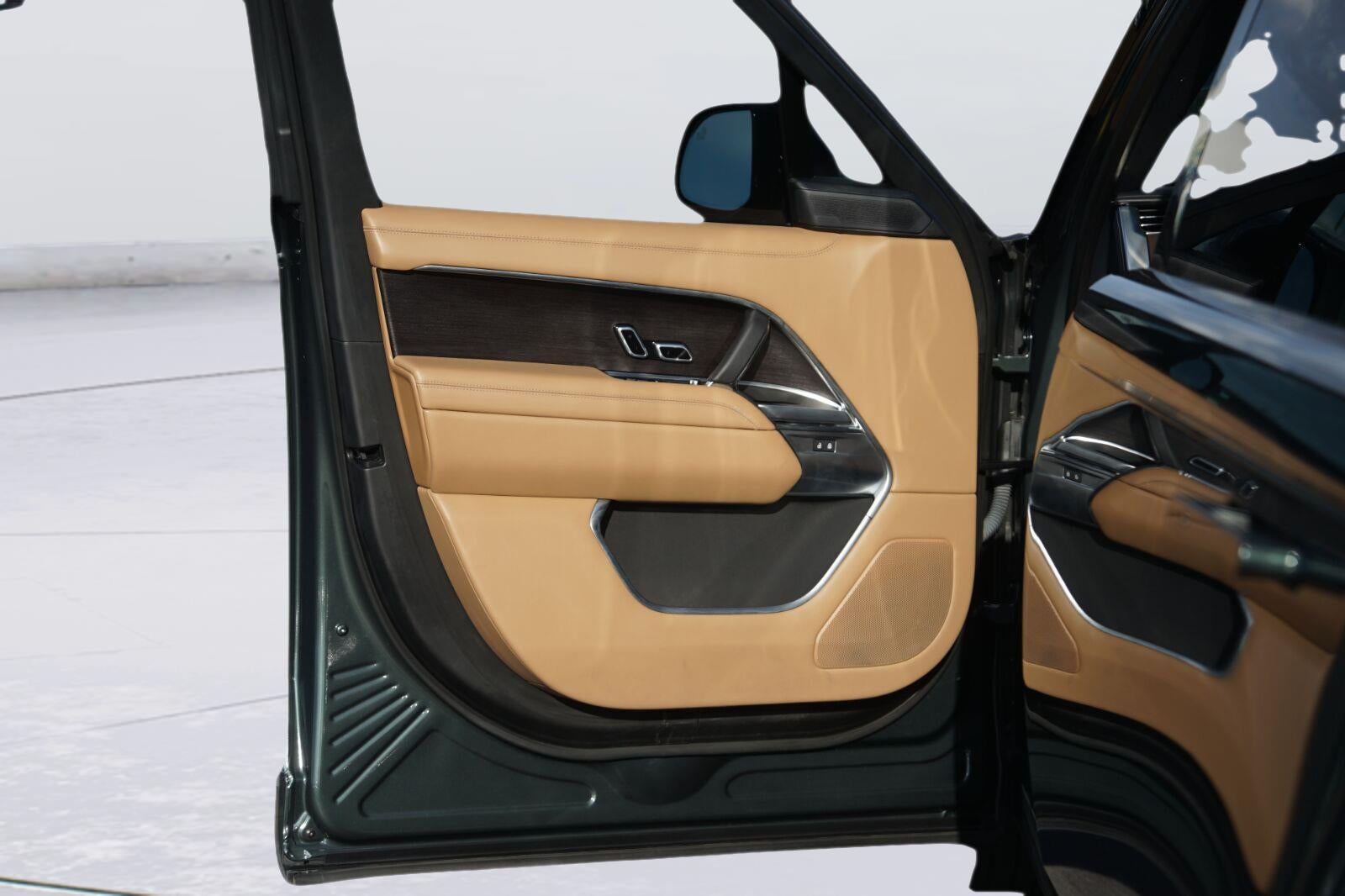 2025 Land Rover Range Rover SE