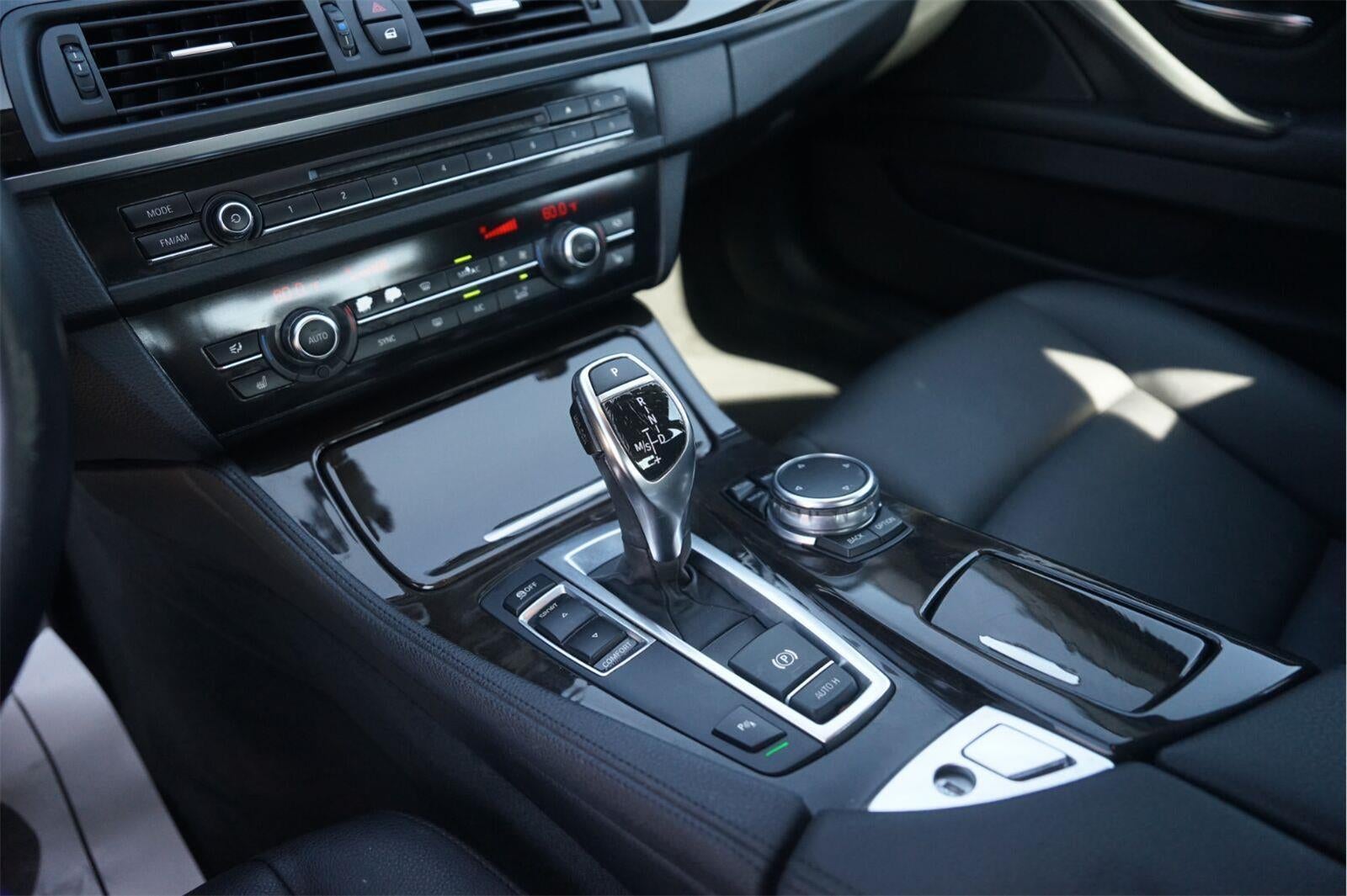 2016 BMW 5 Series 528i