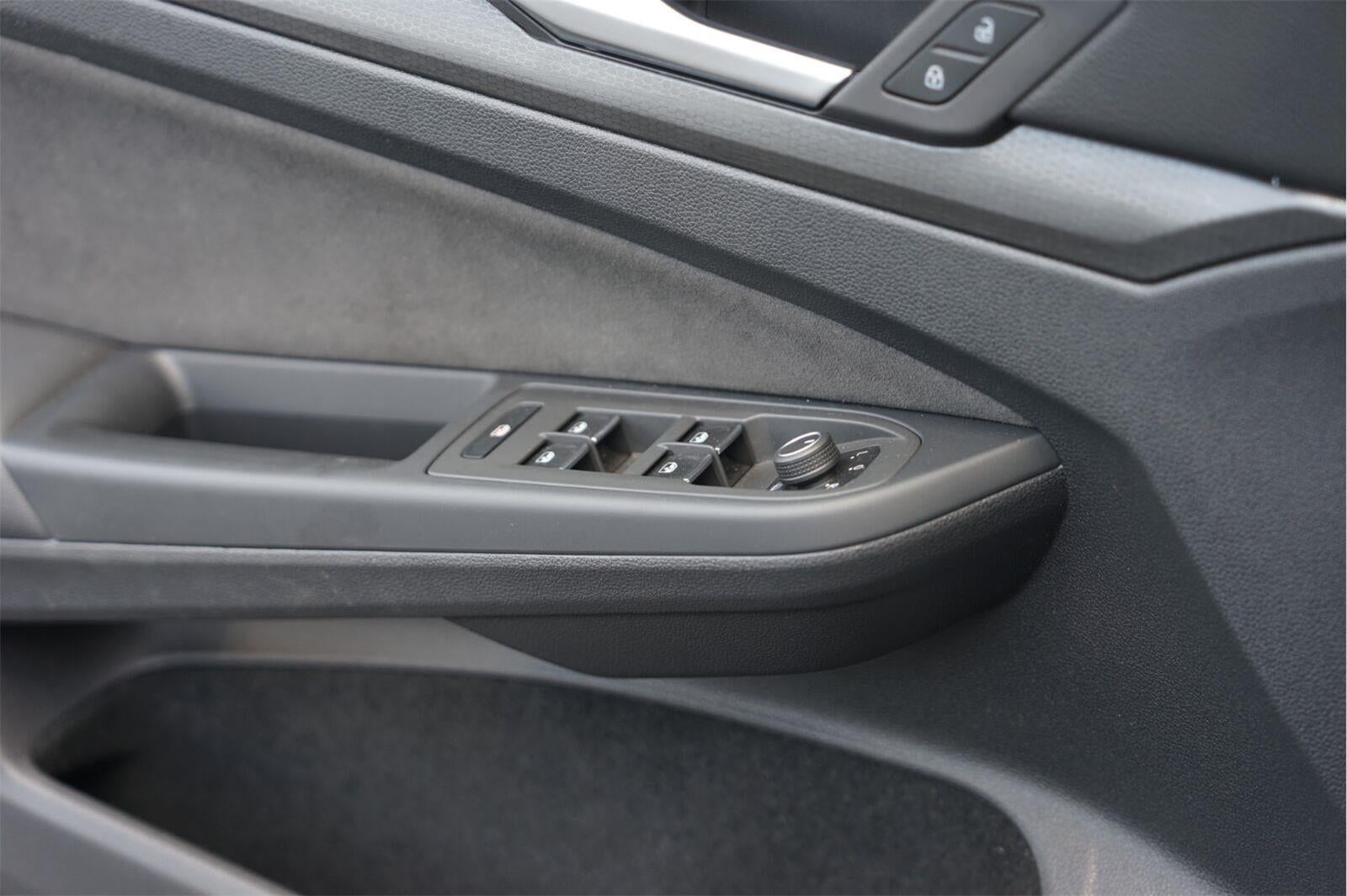 2023 Volkswagen Golf GTI 40th Anniversary Edition
